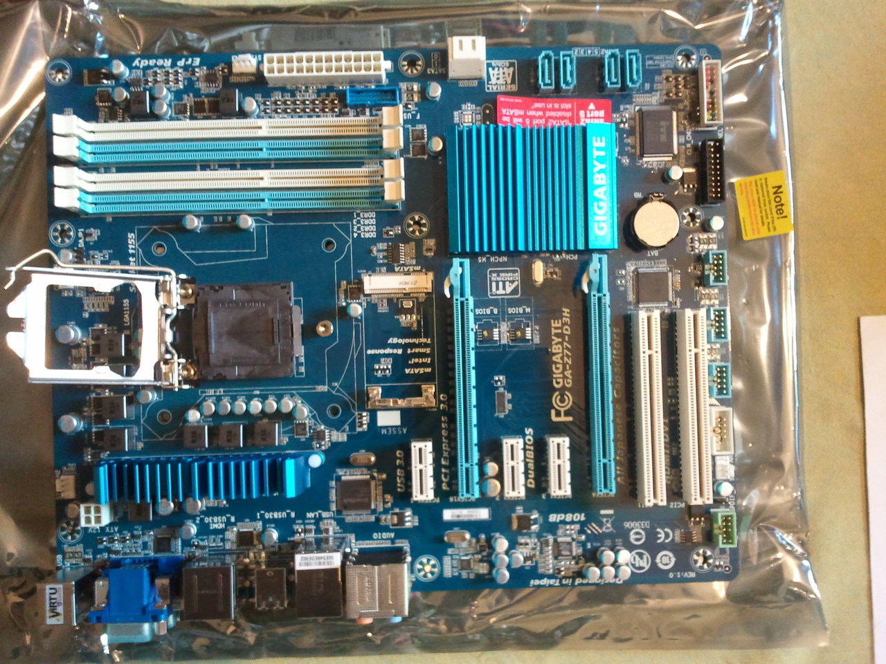 Bare Gigabyte Z77-D3H motherboard